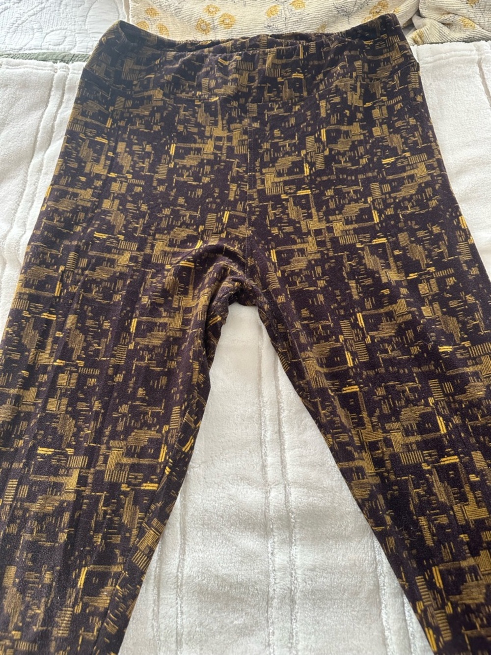 LuLaRoe Tall & Curvy Patterned Black and Gold Leggings